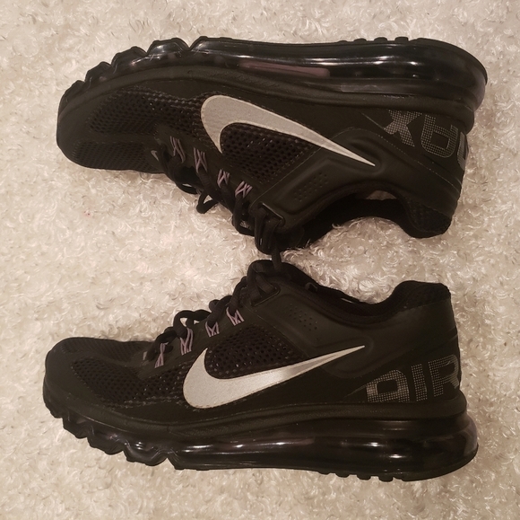 Women's Nike Air Max Plus Running Sneakers - Picture 7 of 10